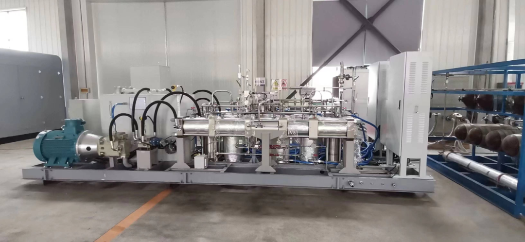 Hydrogen filling the mother station compressor