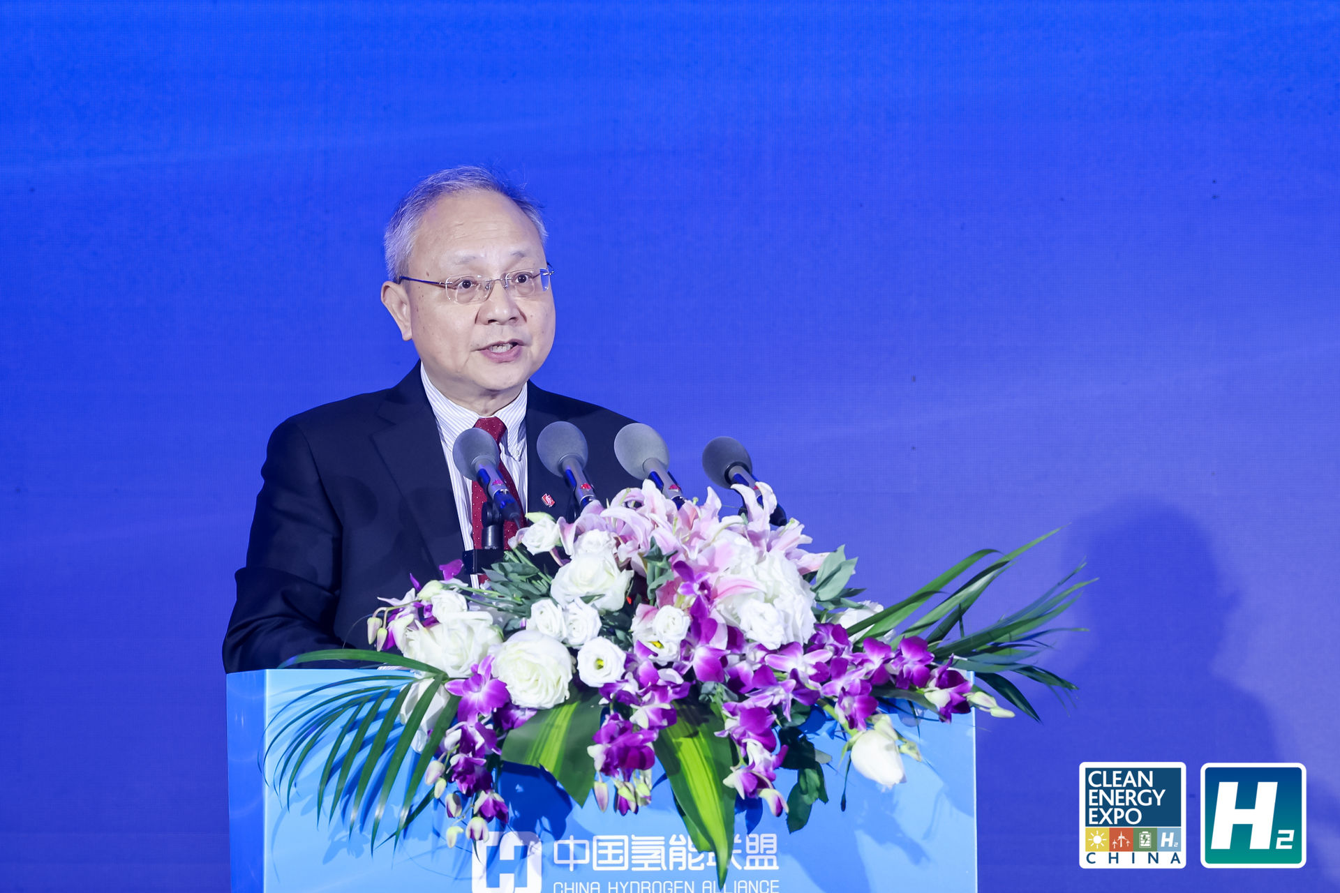 黄清  国家能源投资集团有限责任公司总经理助理、董事会秘书