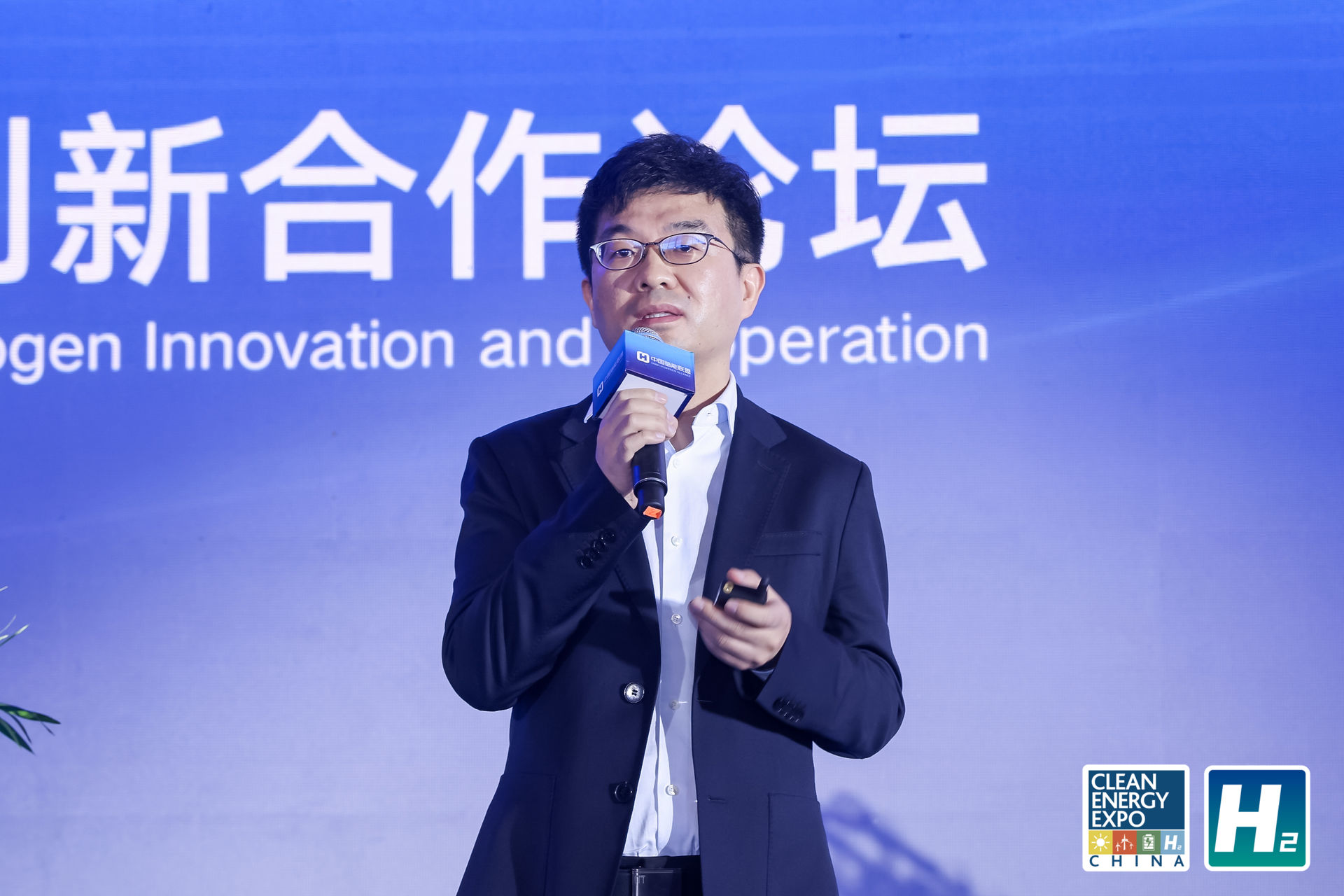 闫巍  苏州青骐骥科技(集团)有限公司董事长