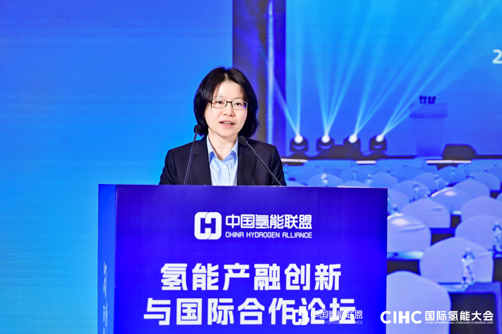 袁媛  国家能源集团国能氢创科技 ( 北京 ) 有限责任公司副总经理