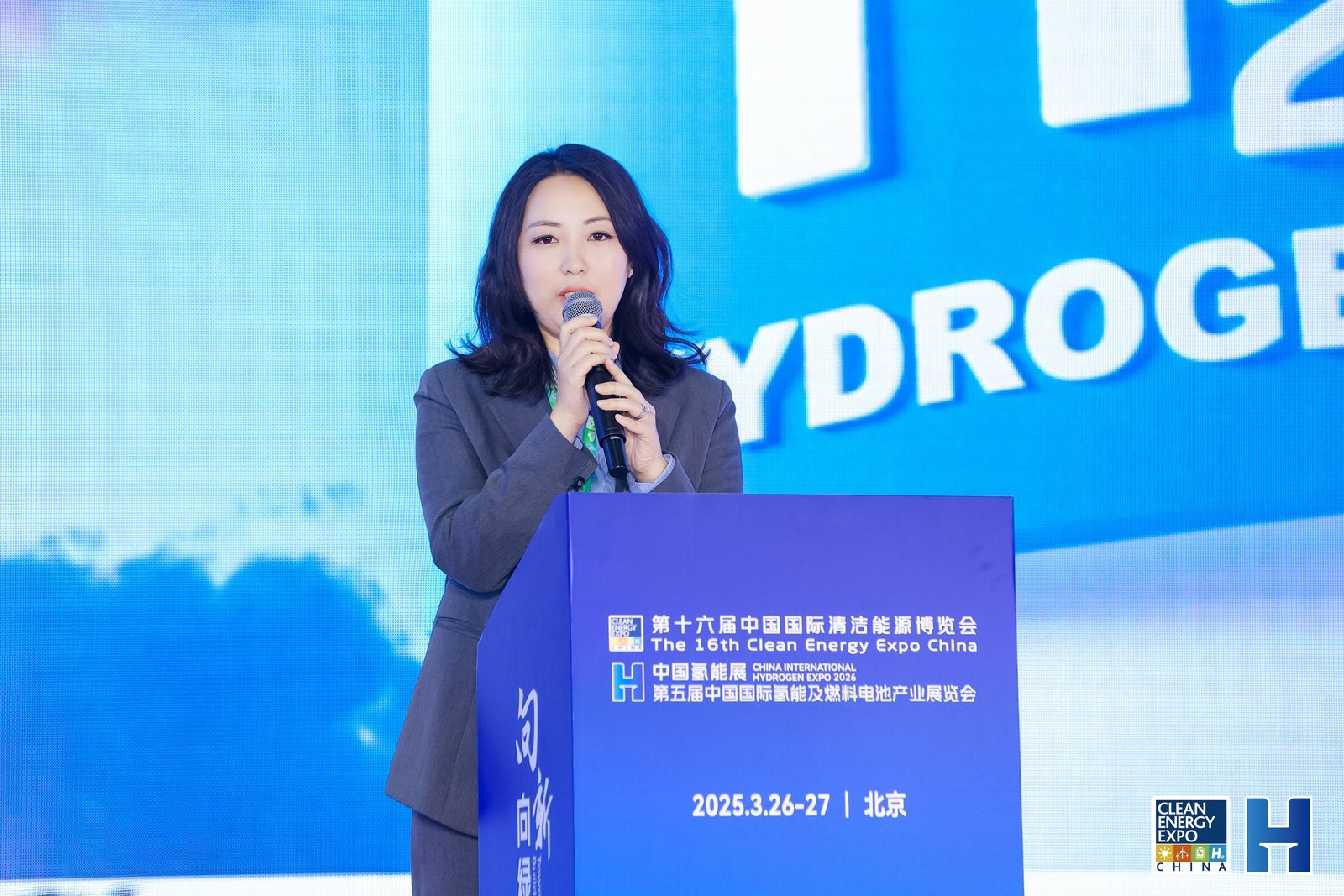 隋丽君  德国莱茵TÜV大中华区太阳能与商业产品服务技术专家、博士