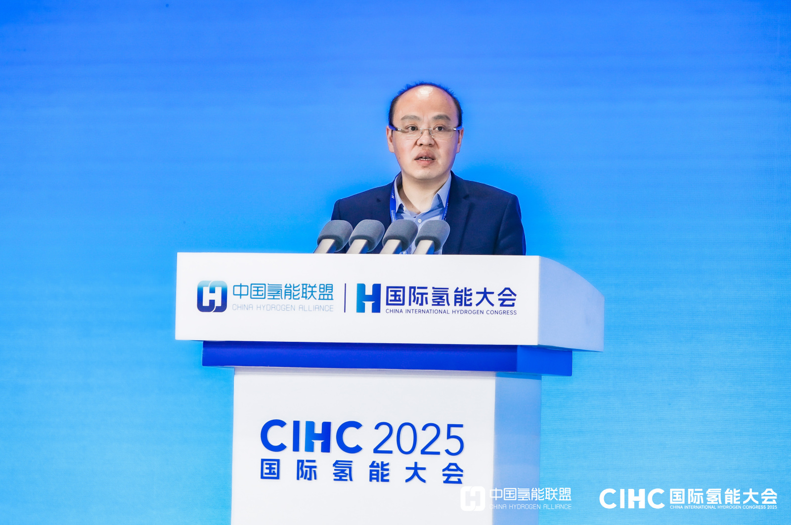 刘洋  国家知识产权局 中国专利信息中心党委委员