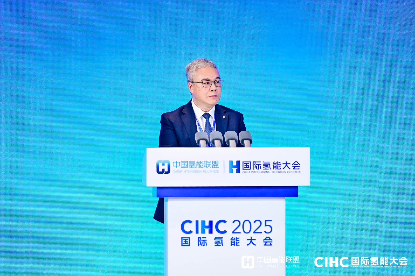 潘国英  香港特区政府机电工程署署长